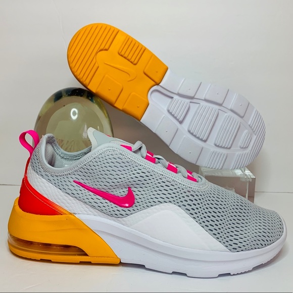 WMNS NIKE AIR MAX MOTION 2 - Picture 2 of 9